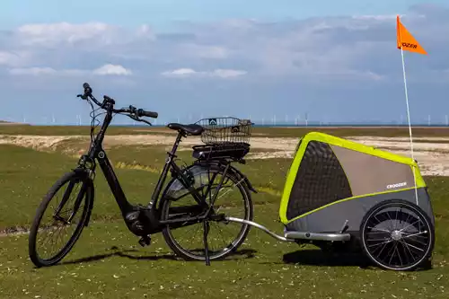 Hundeanhänger Größe XL am Fahrrad auf Pellworm